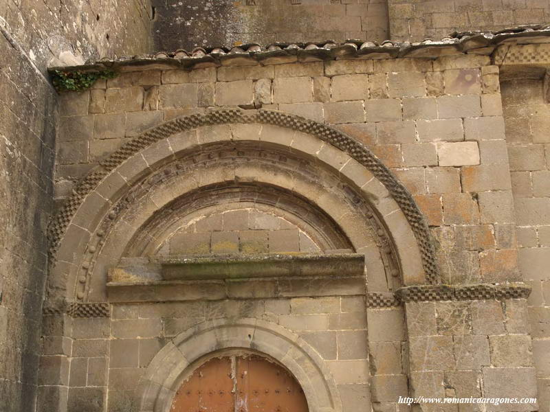 DETALLE DE LA PORTADA NORTE